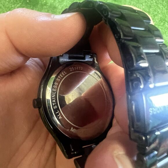 Womens Michael Kors Slim Runway Black Stainless Steel Wrist Watch Pre Owned - Picture 4 of 6